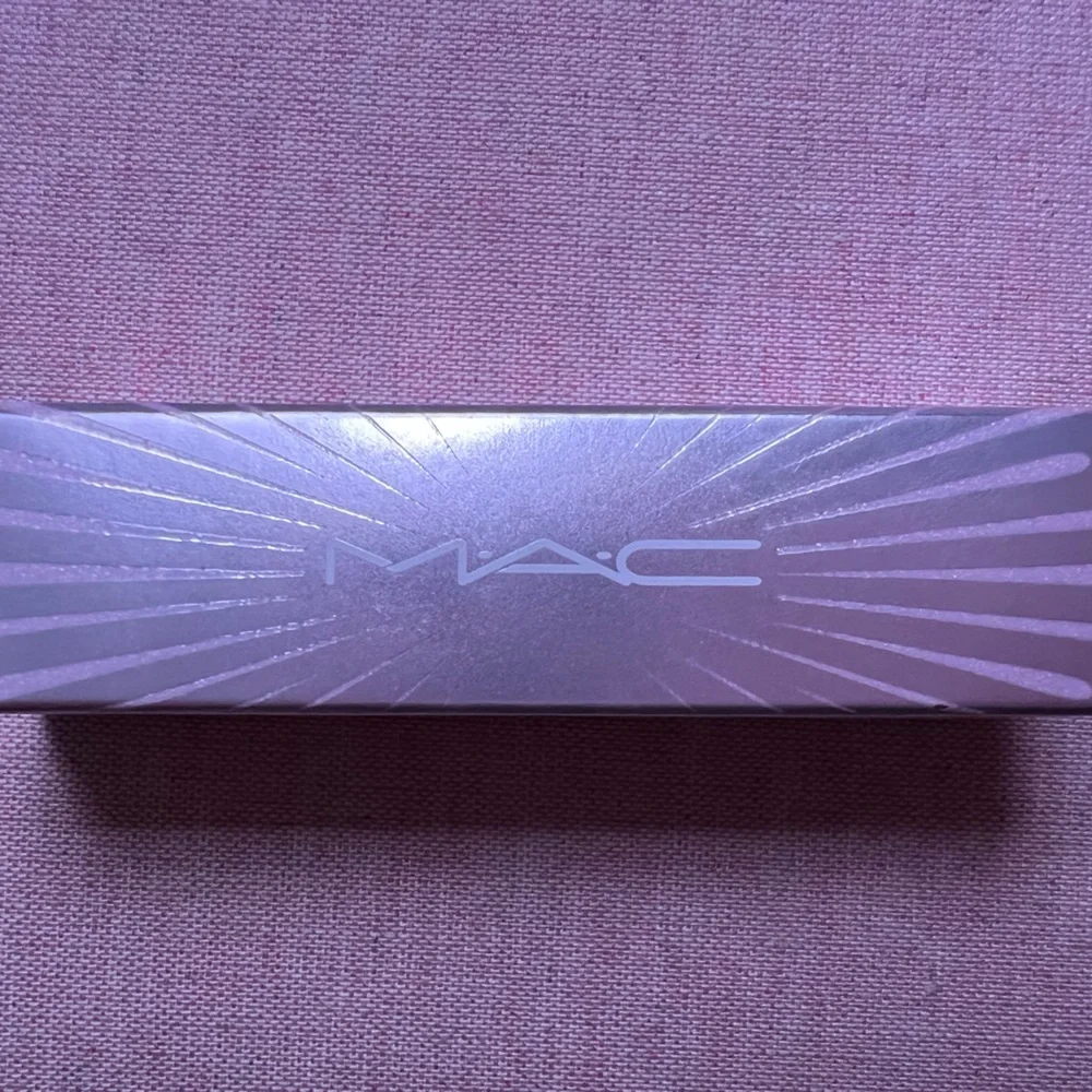 MAC matte lipstick - Picture 2 of 3
